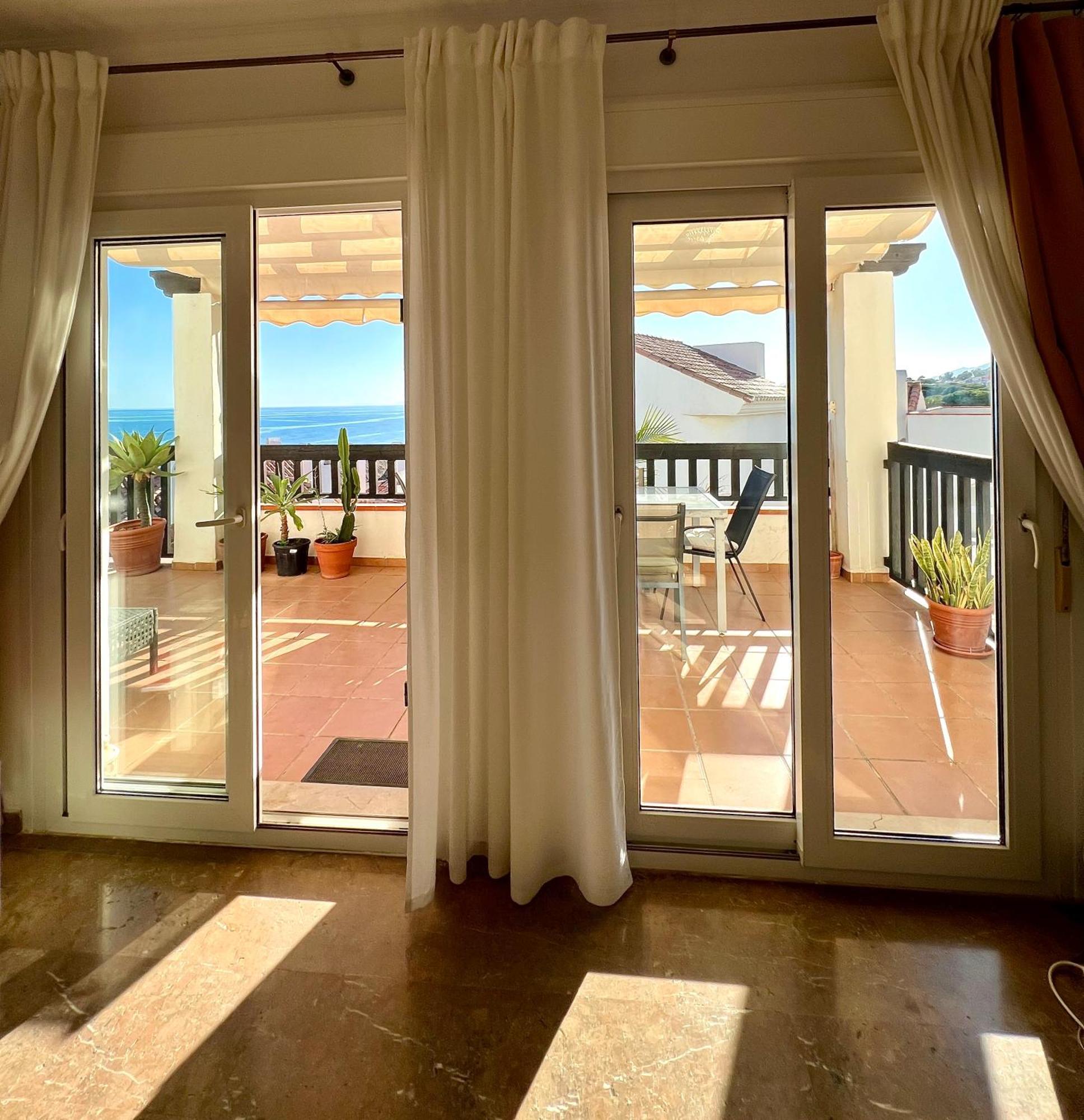 Beachfront Penthouse Apartment With Large Terrace And Breathtaking Sea Views Close To Marbella Spain Sitio de Calahonda 外观 照片
