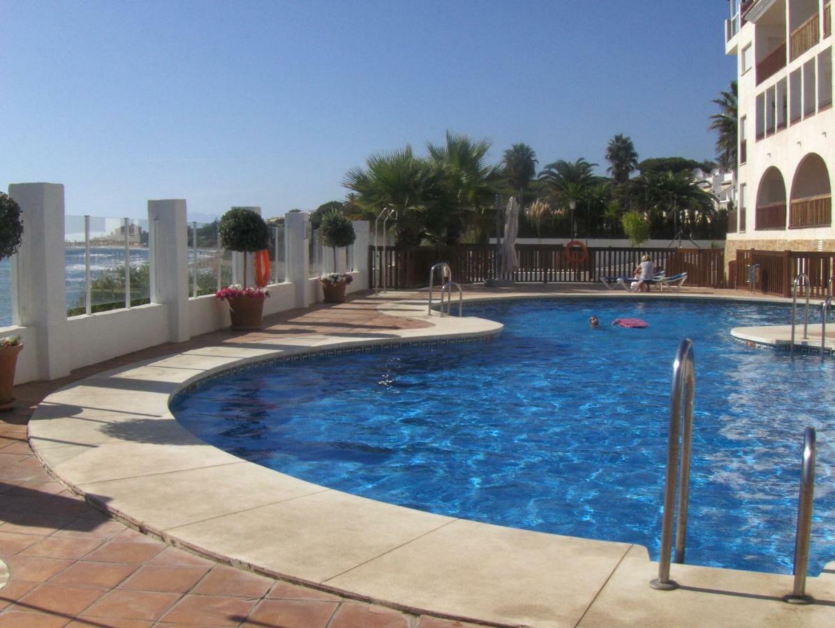 Beachfront Penthouse Apartment With Large Terrace And Breathtaking Sea Views Close To Marbella Spain Sitio de Calahonda 外观 照片