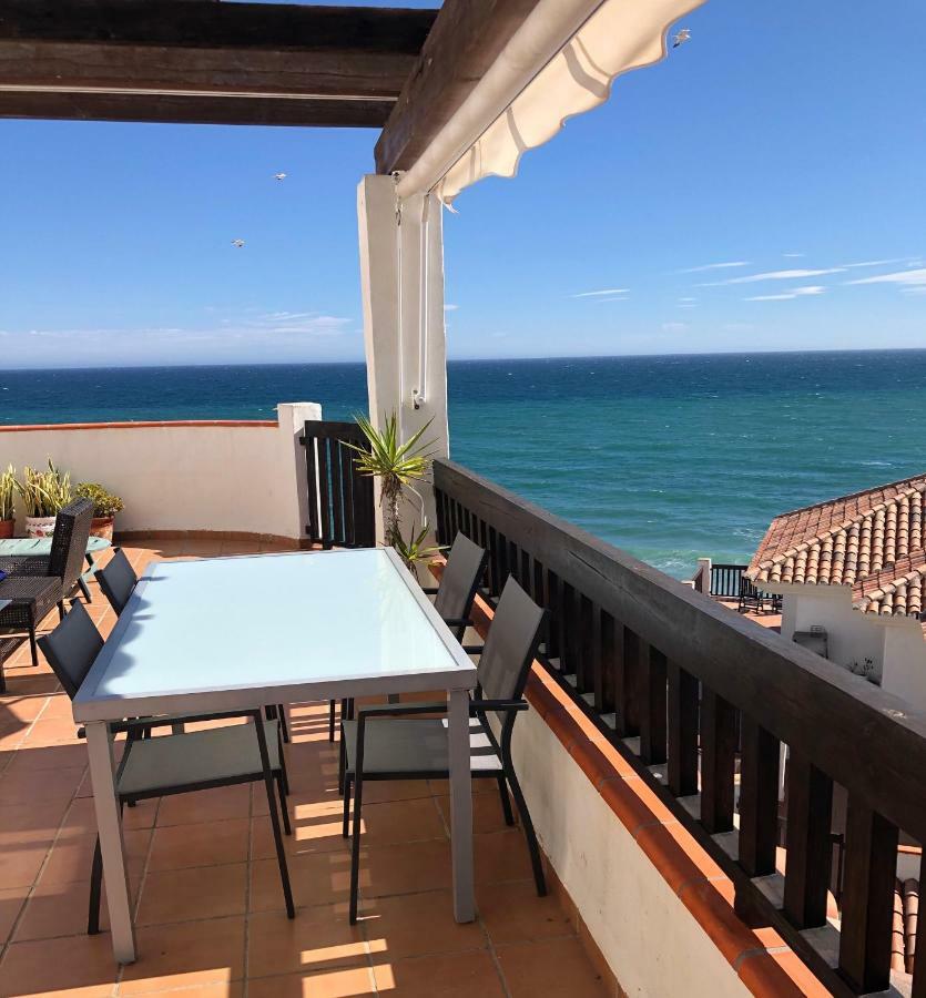 Beachfront Penthouse Apartment With Large Terrace And Breathtaking Sea Views Close To Marbella Spain Sitio de Calahonda 外观 照片